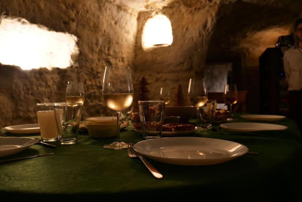 Troglo Entre Caves Et Chateaux Montlouis-sur-Loire Exterior foto
